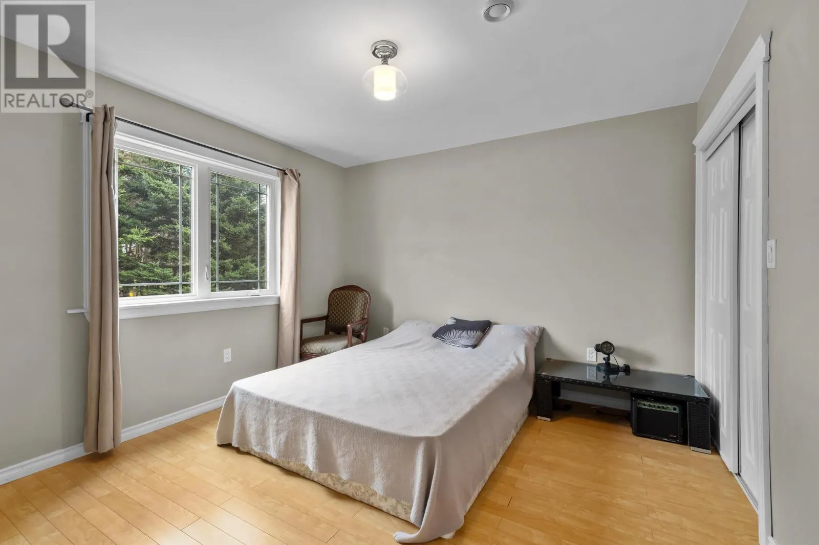 14 Fairfax Drive