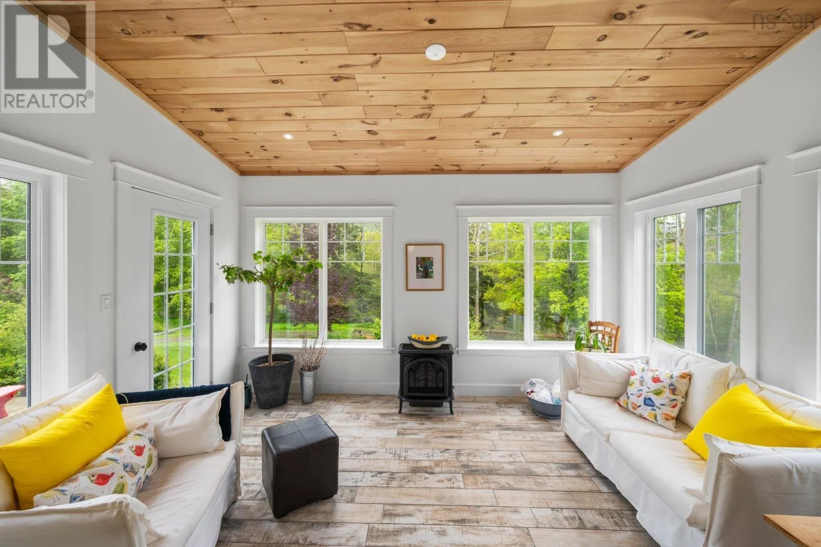 906 Woodville Road