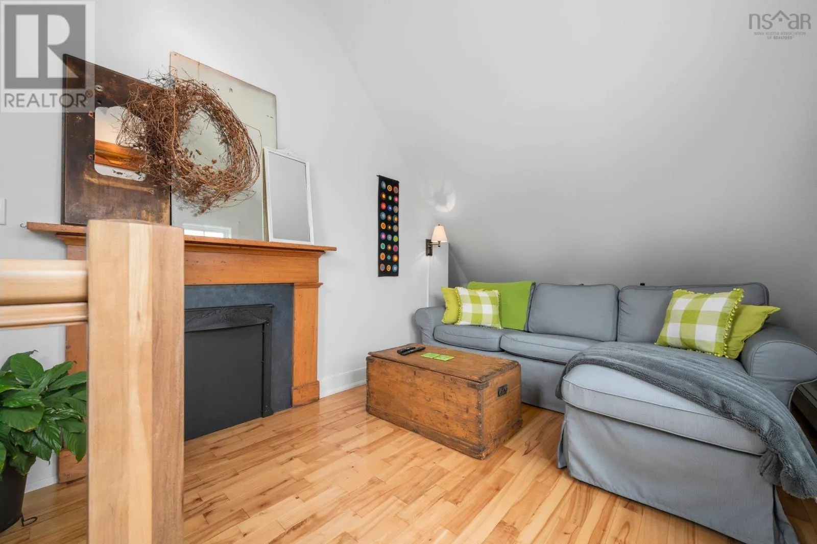 906 Woodville Road