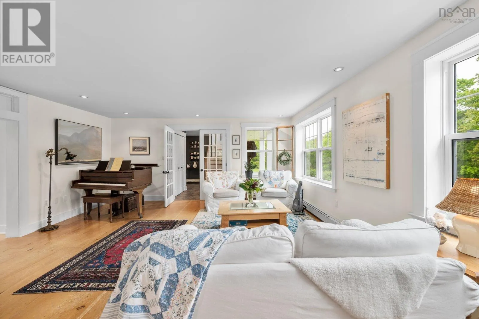 906 Woodville Road