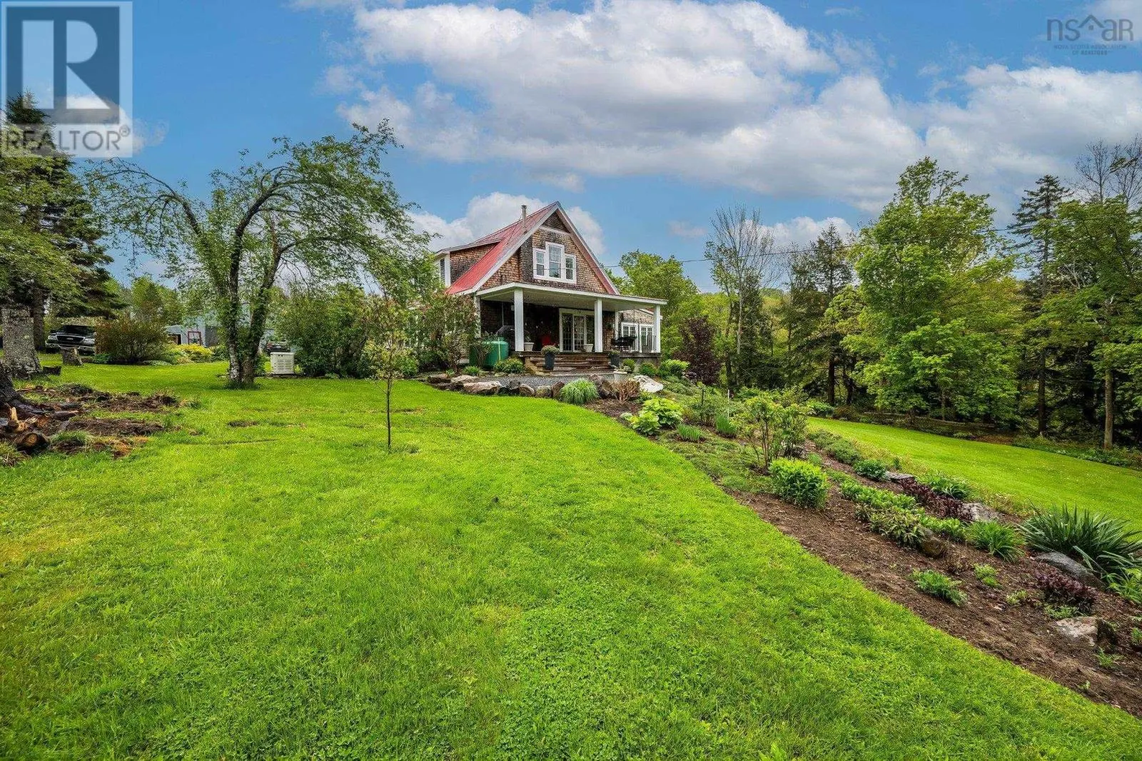 906 Woodville Road