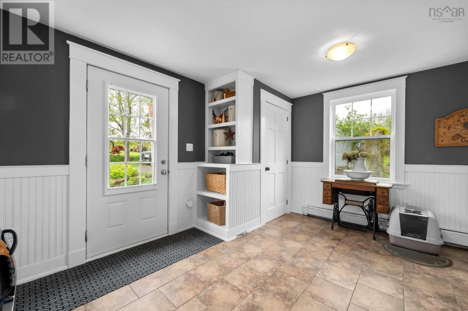 906 Woodville Road