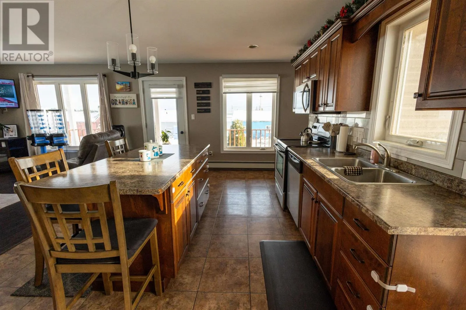 53 RIVERSIDE Drive