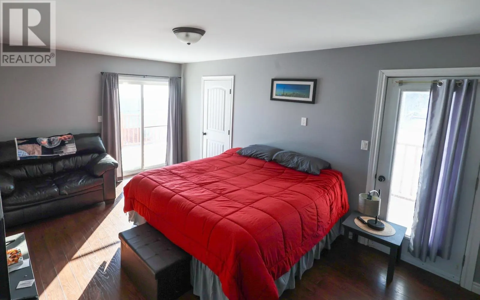 53 RIVERSIDE Drive
