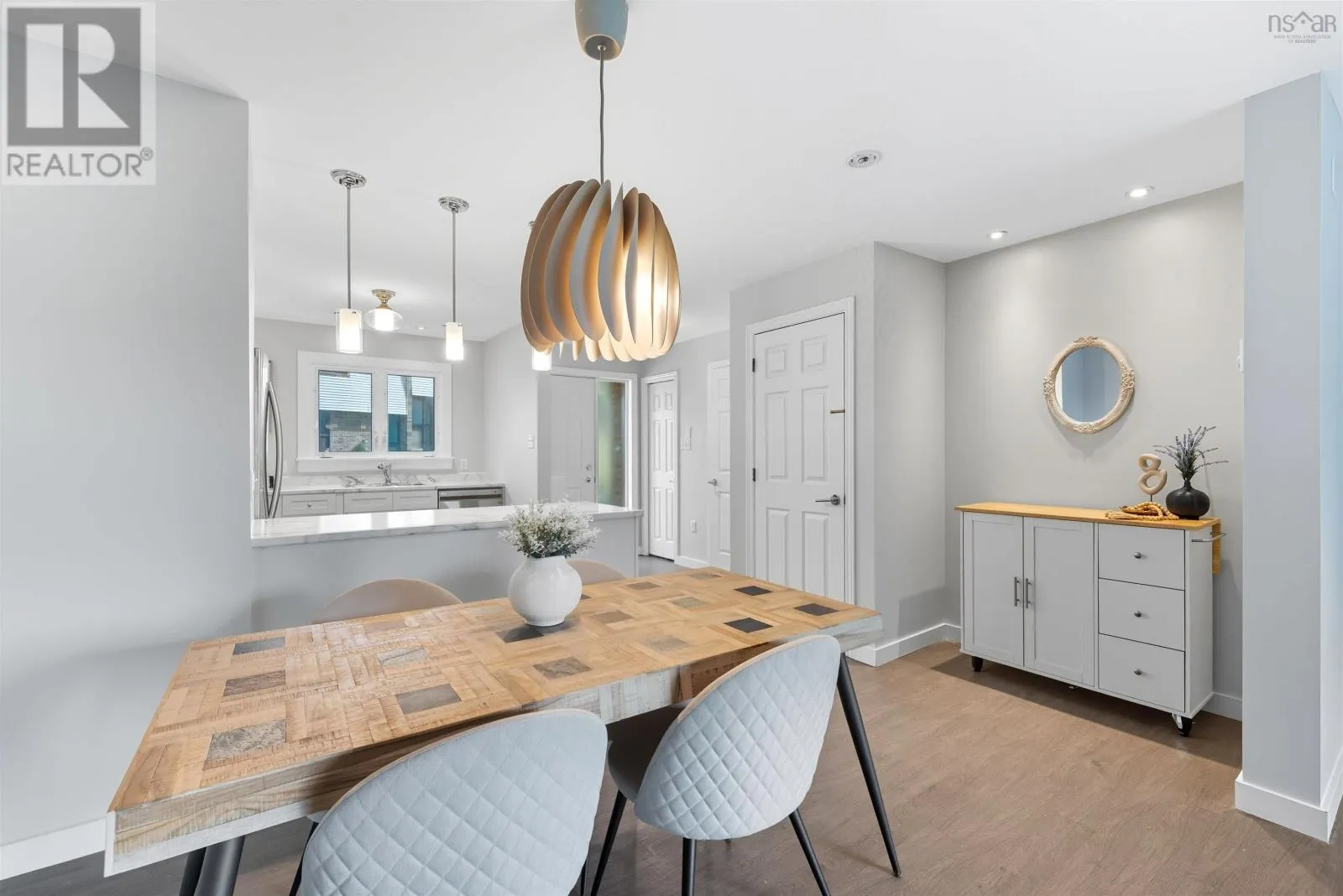 6 Forestside Crescent