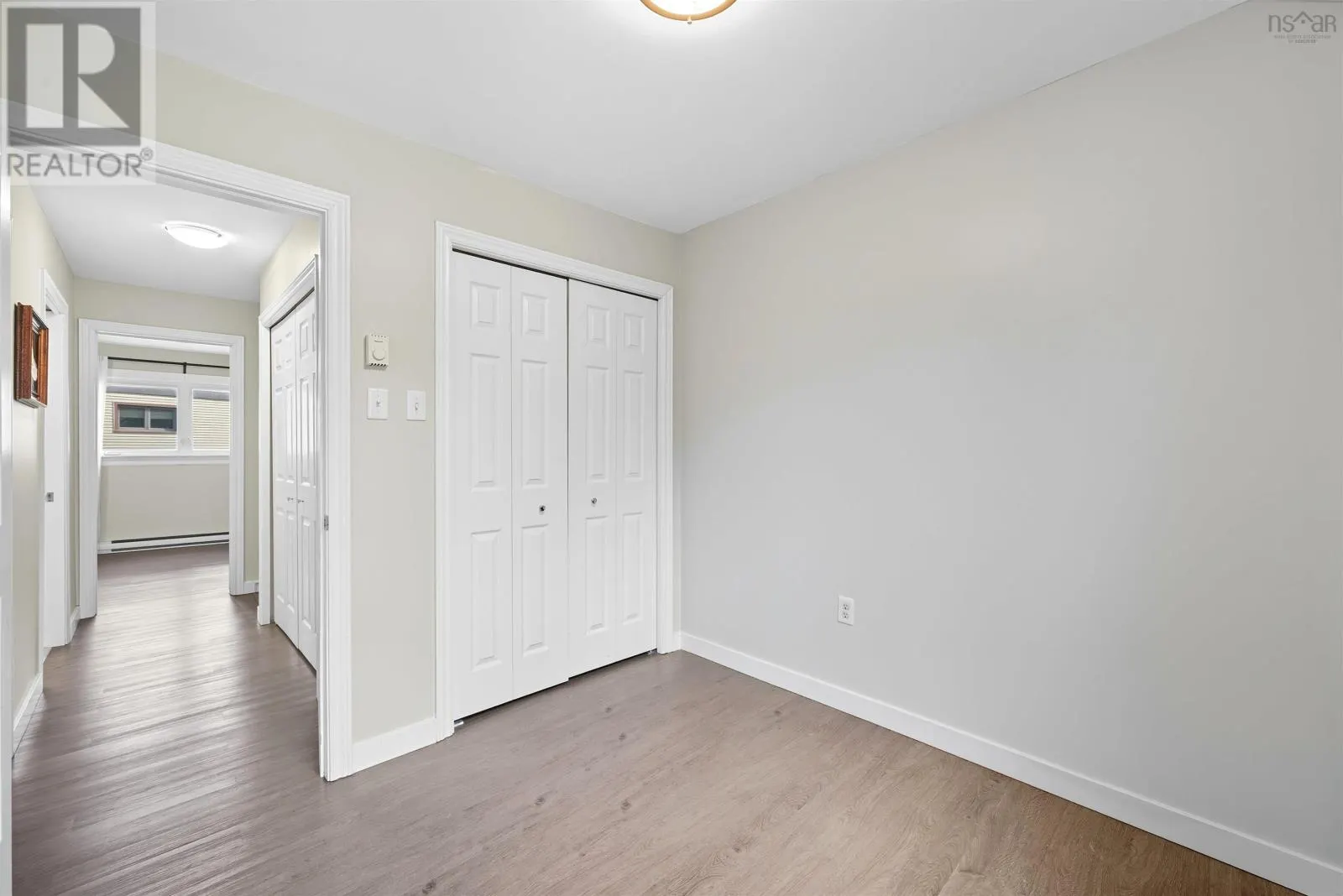 6 Forestside Crescent