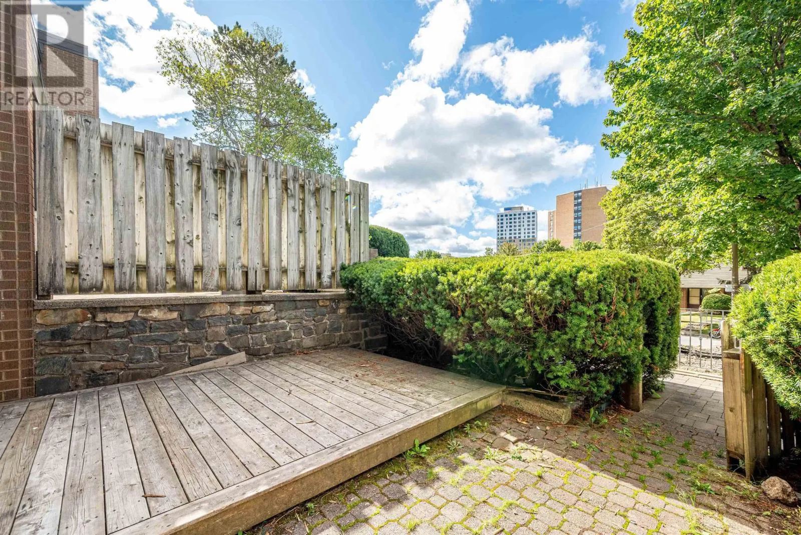 6 Forestside Crescent