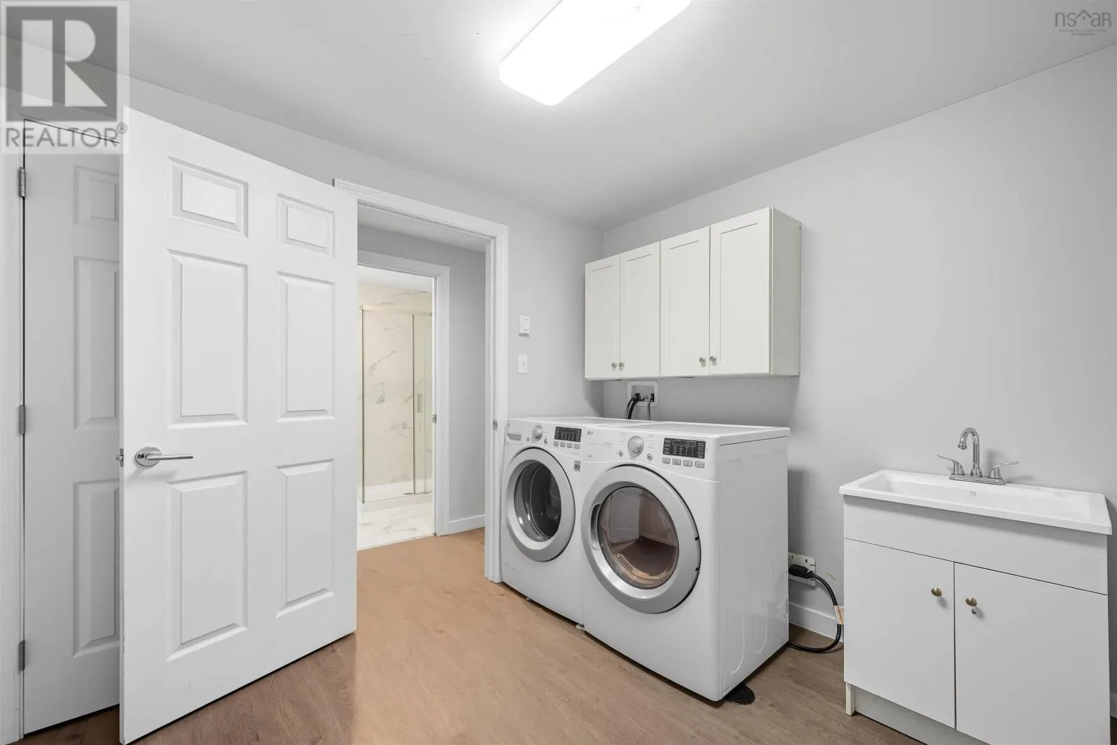 6 Forestside Crescent