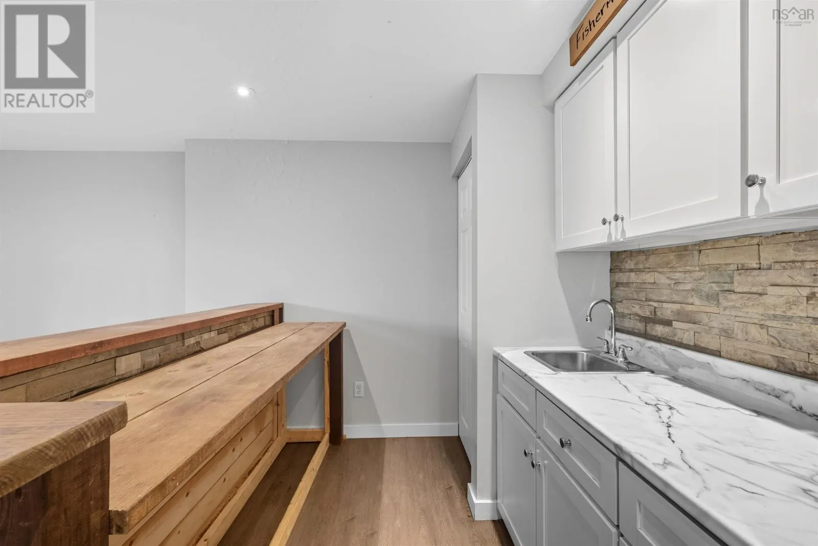 6 Forestside Crescent