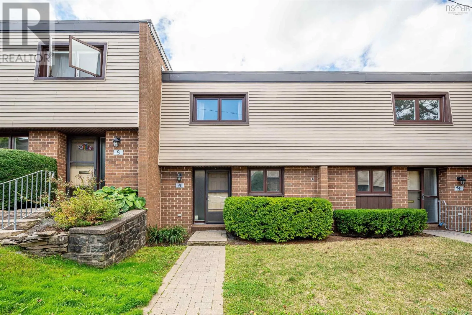 6 Forestside Crescent