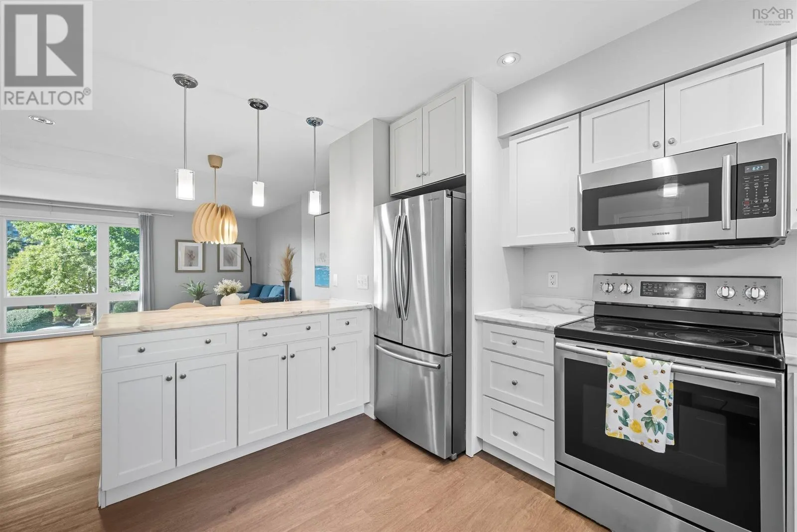 6 Forestside Crescent