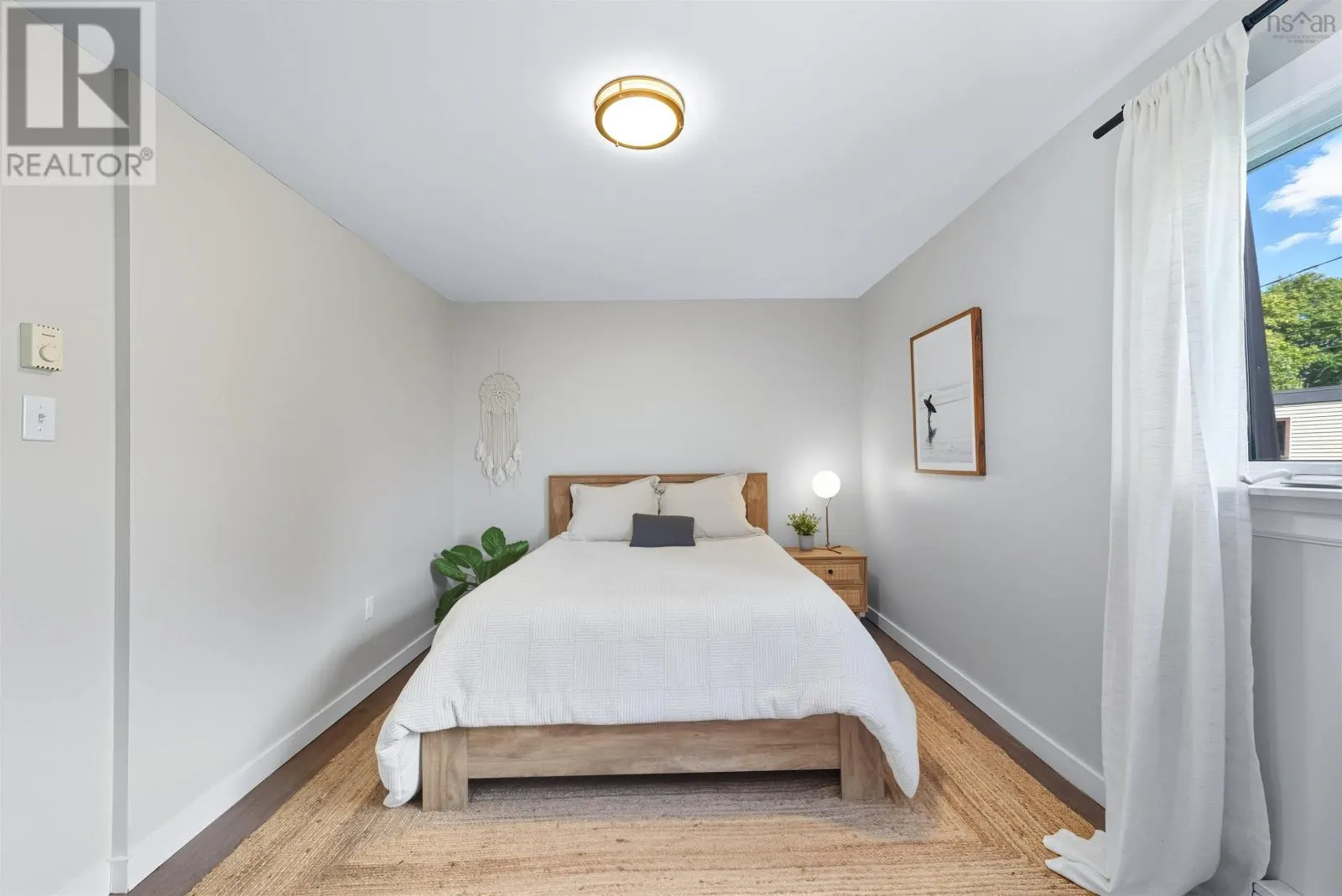 6 Forestside Crescent