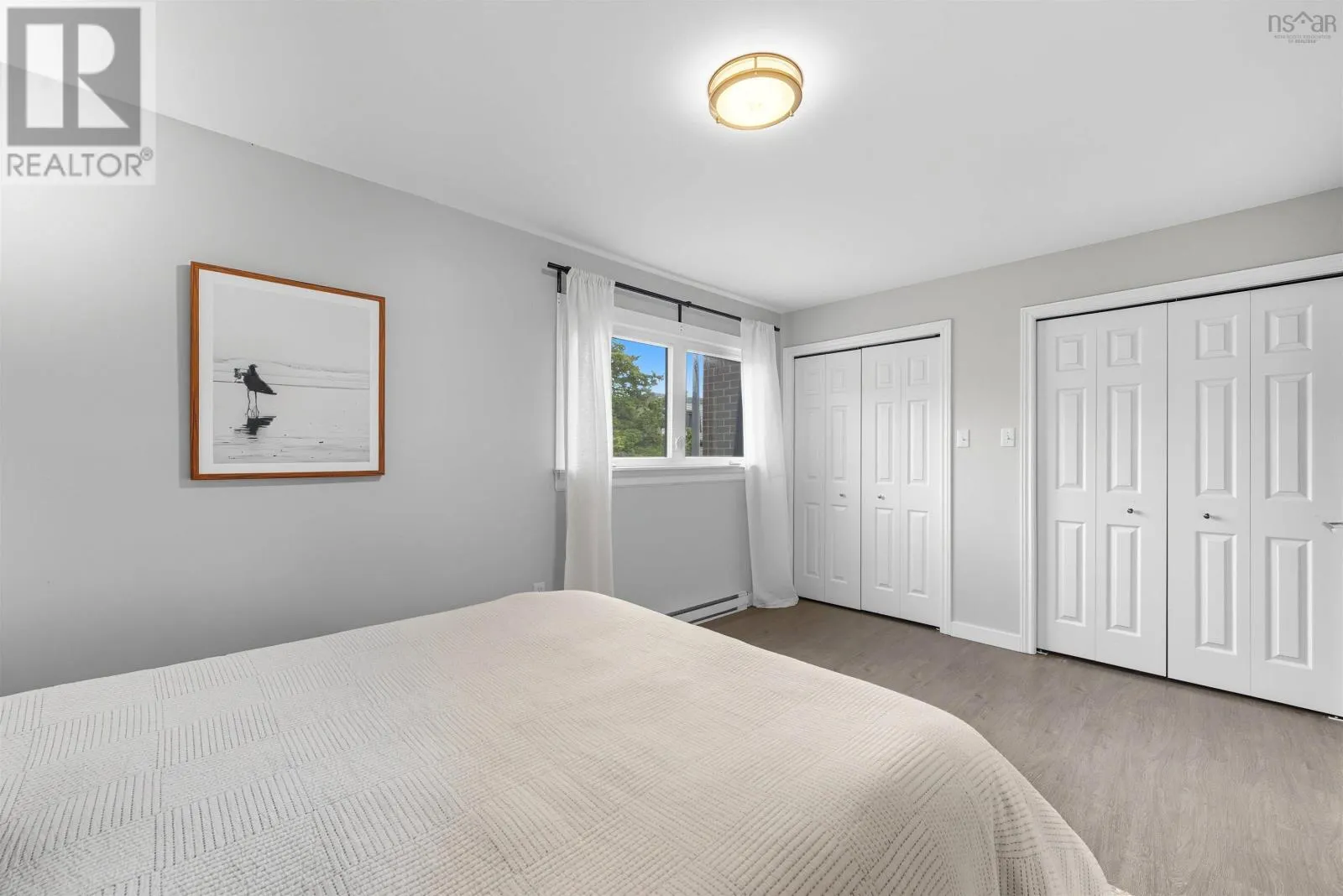 6 Forestside Crescent
