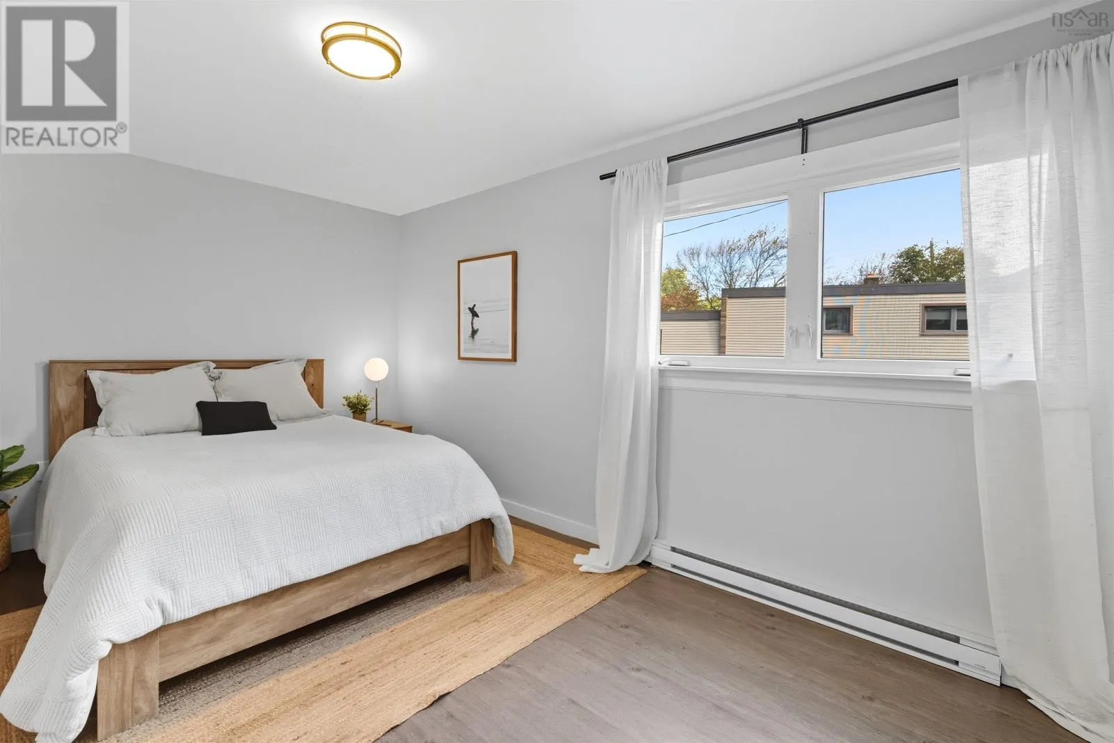 6 Forestside Crescent