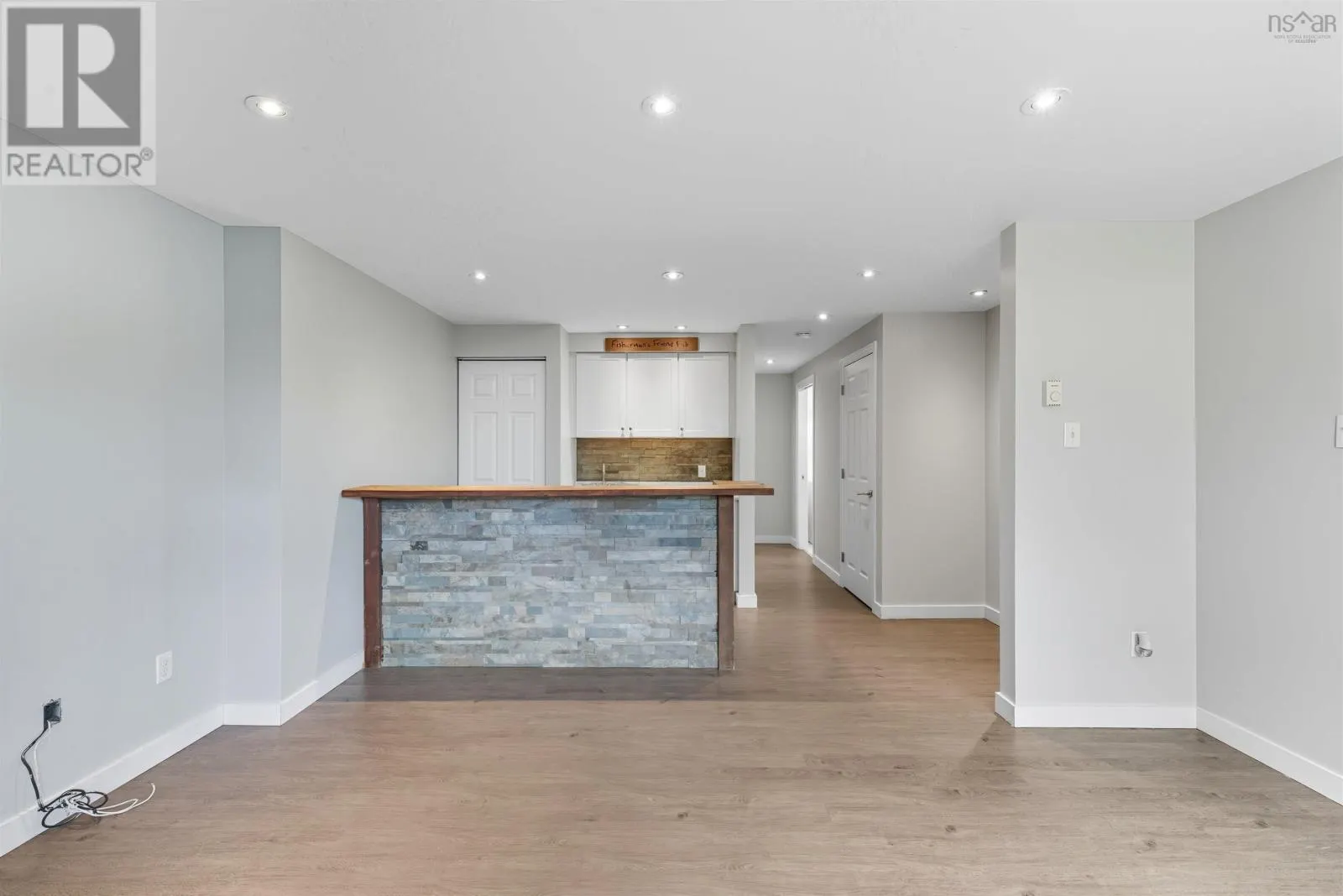 6 Forestside Crescent