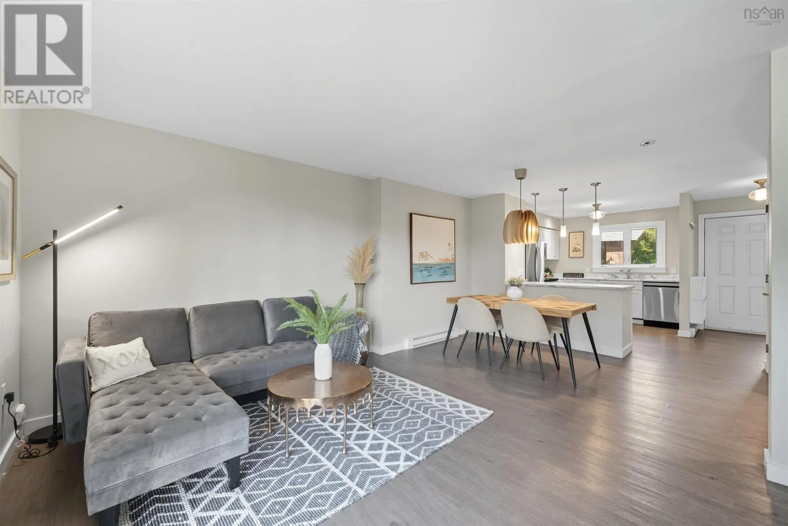 6 Forestside Crescent
