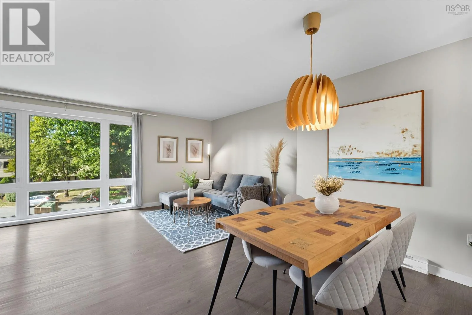 6 Forestside Crescent