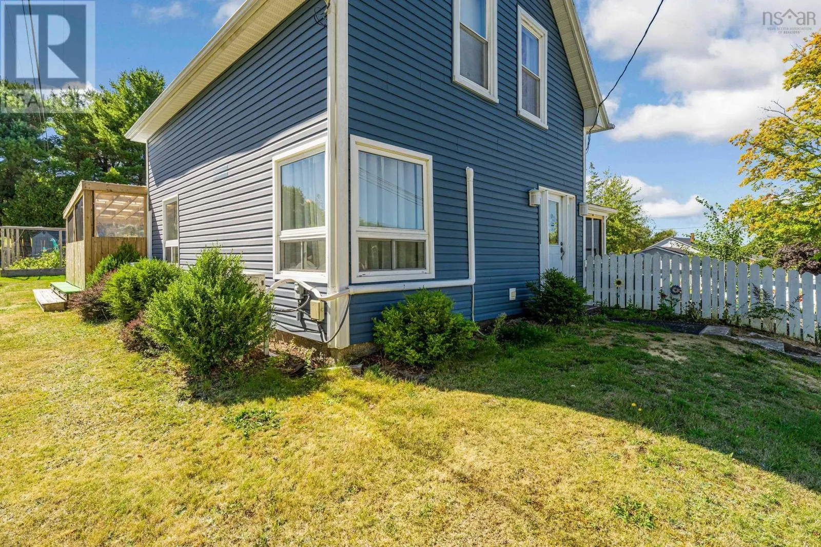 4935 & 4935 Unit B Highway 10