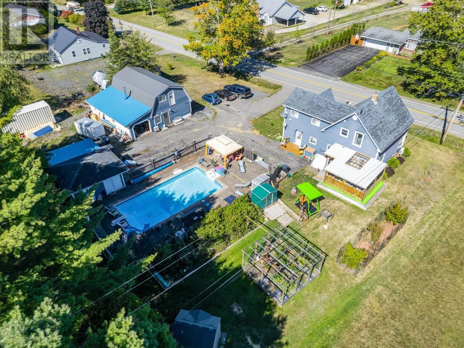 4935 & 4935 Unit B Highway 10
