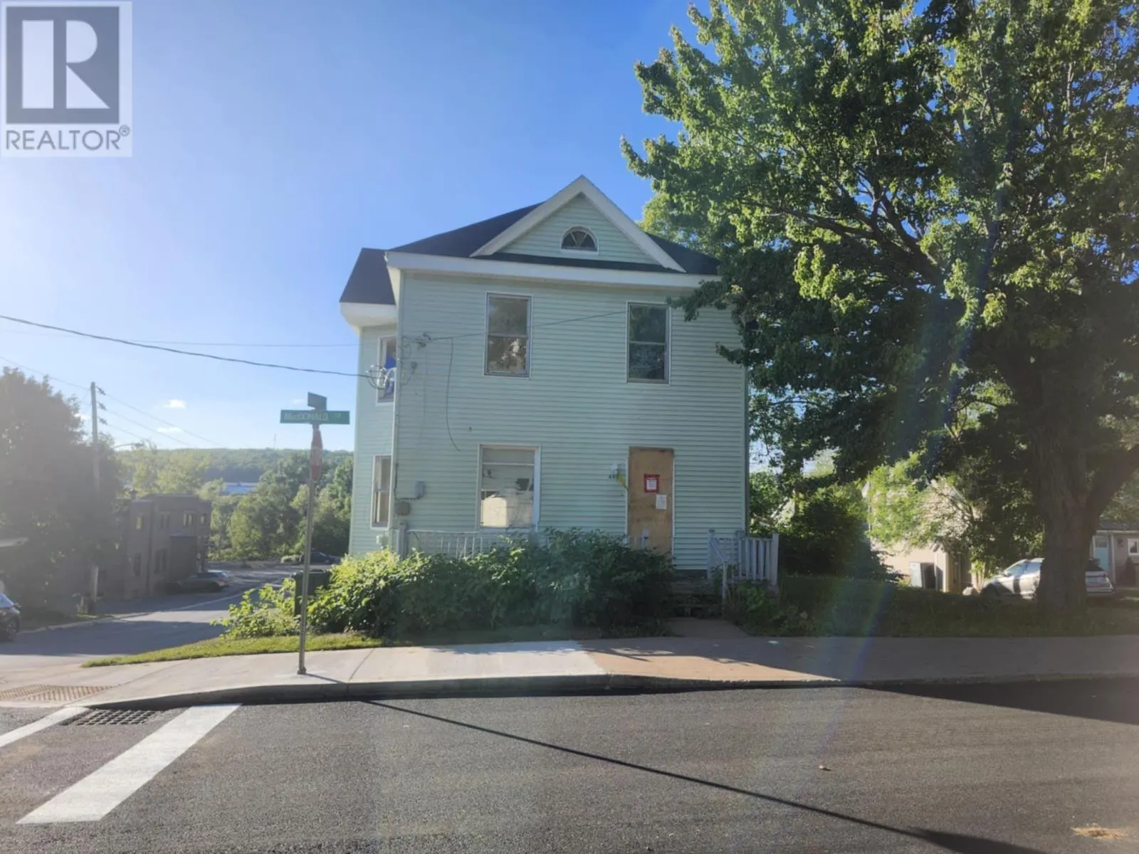 465 MacDonald Street