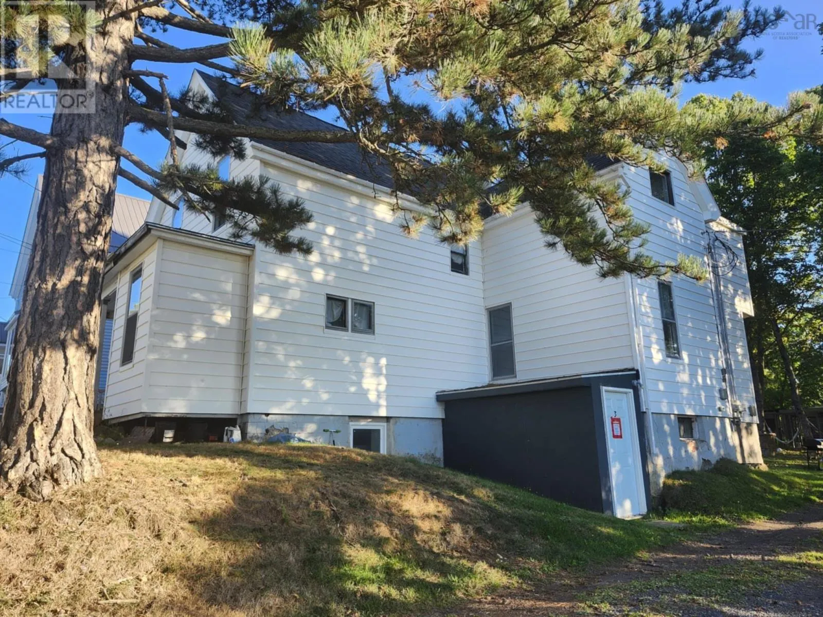 220 Oak Street