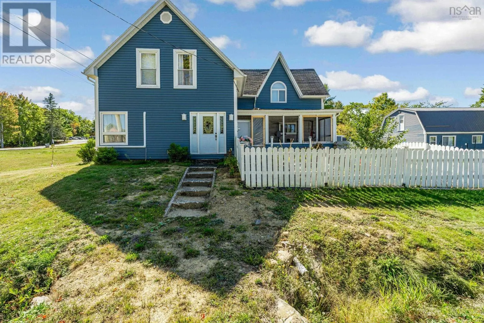 4935 & 4935 Unit B Highway 10