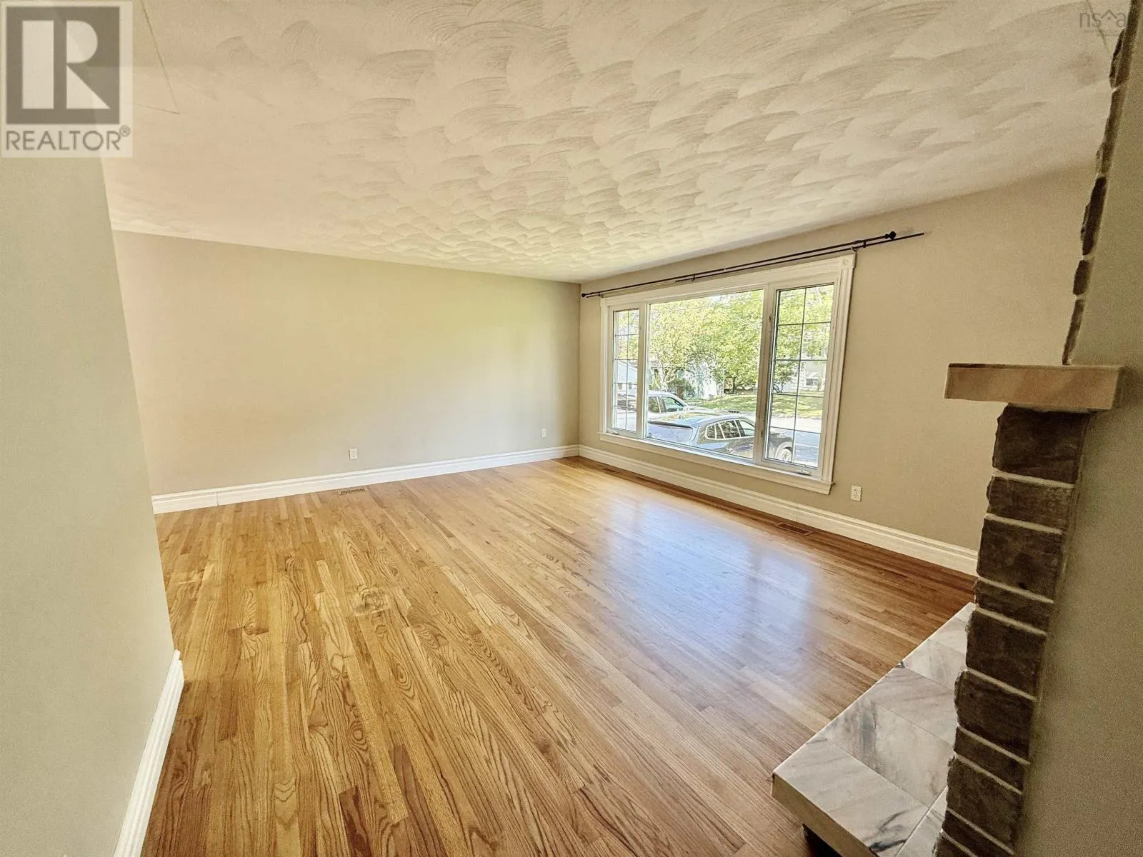 2 Laurentian Drive