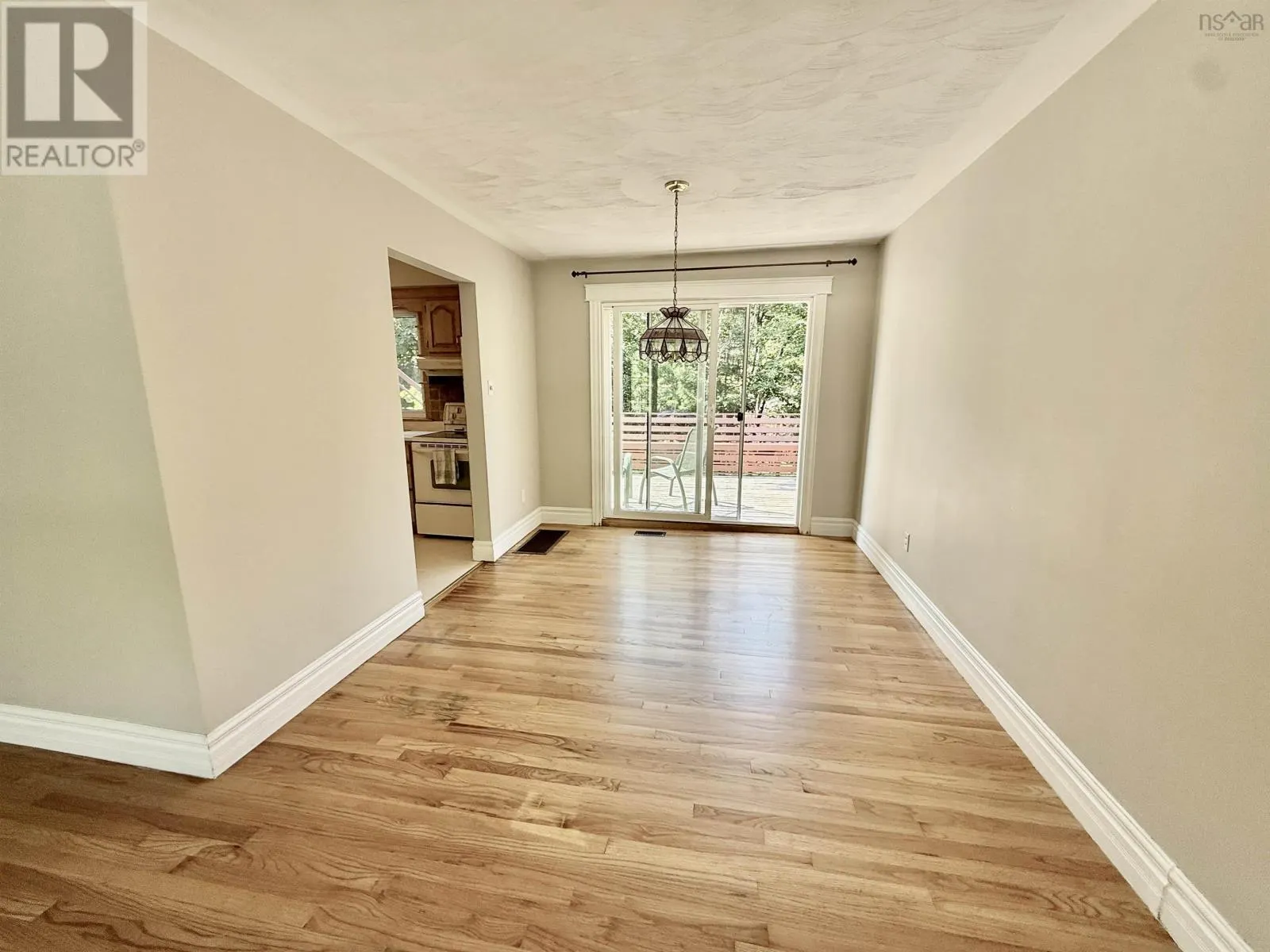 2 Laurentian Drive