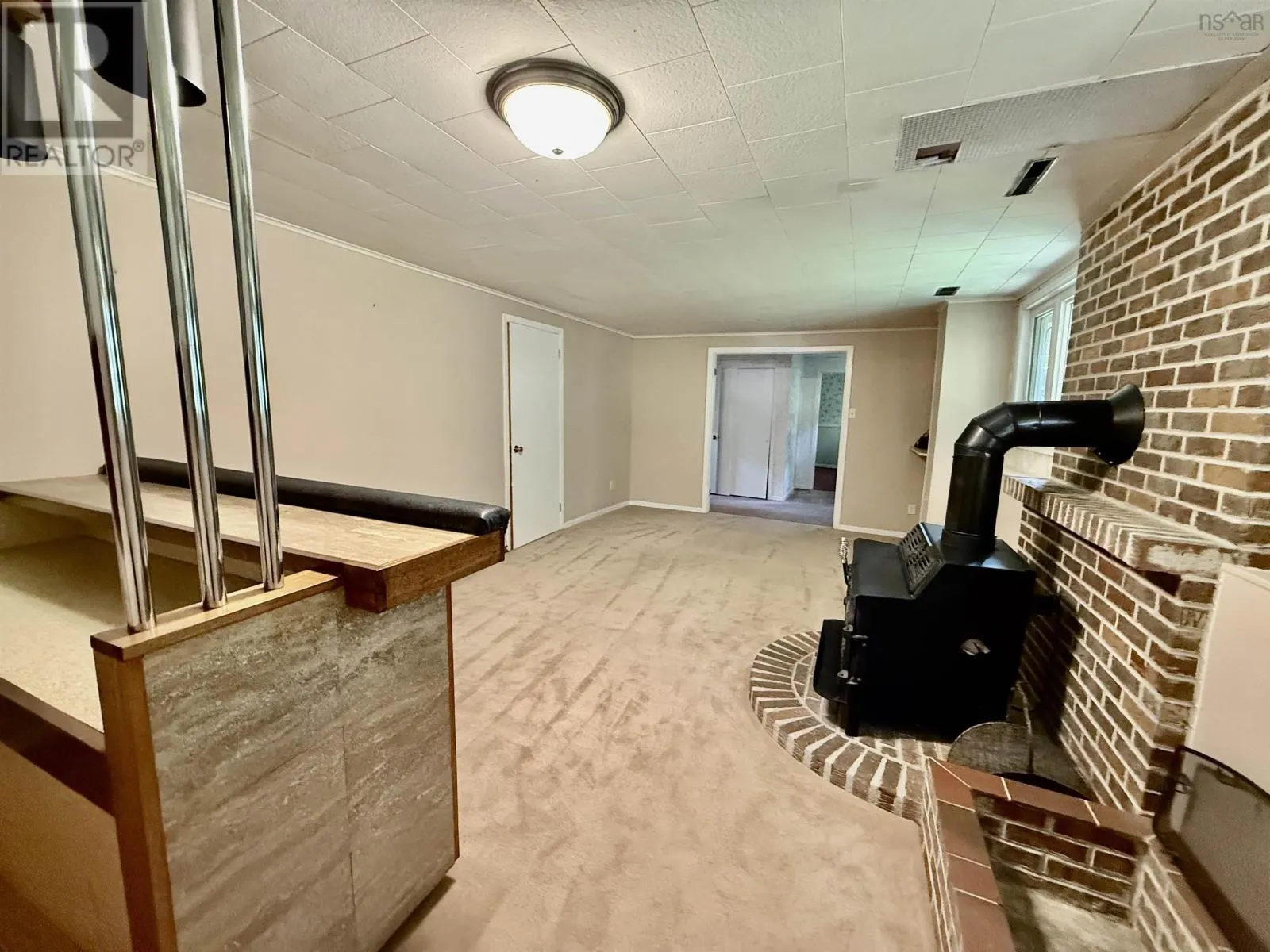 2 Laurentian Drive