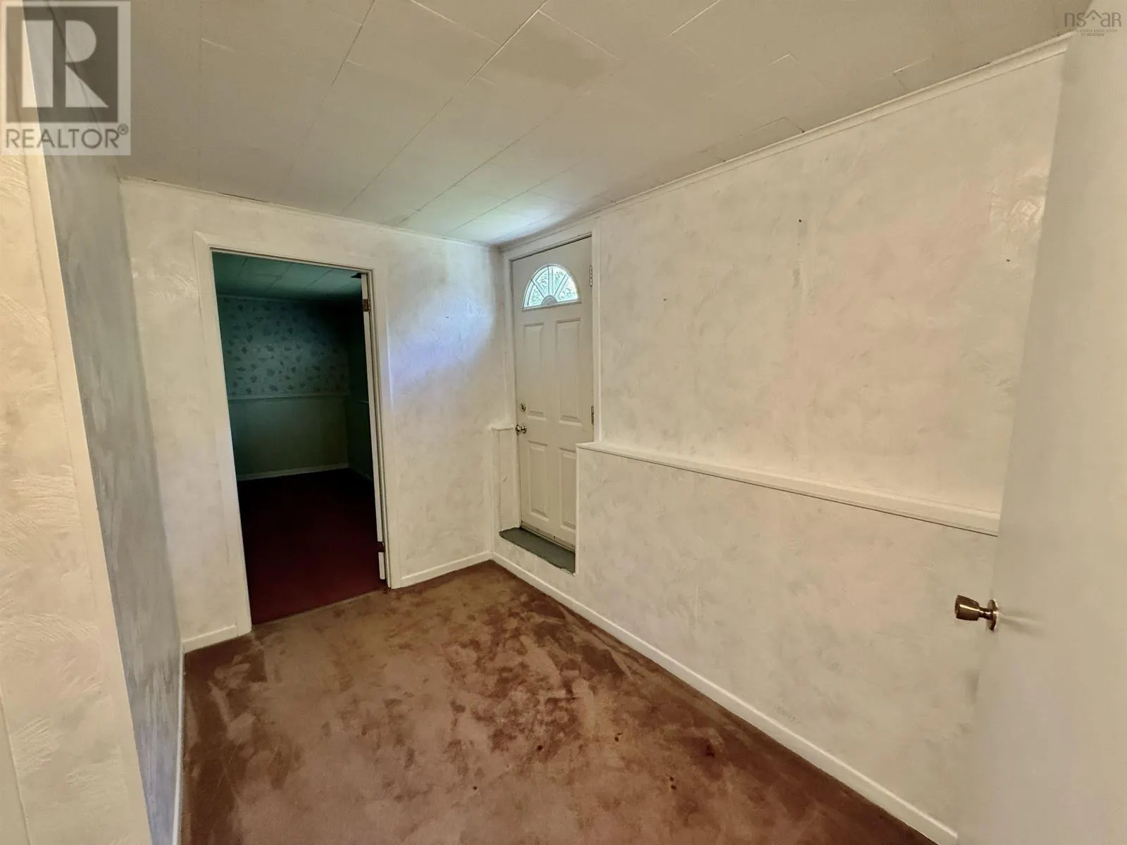 2 Laurentian Drive