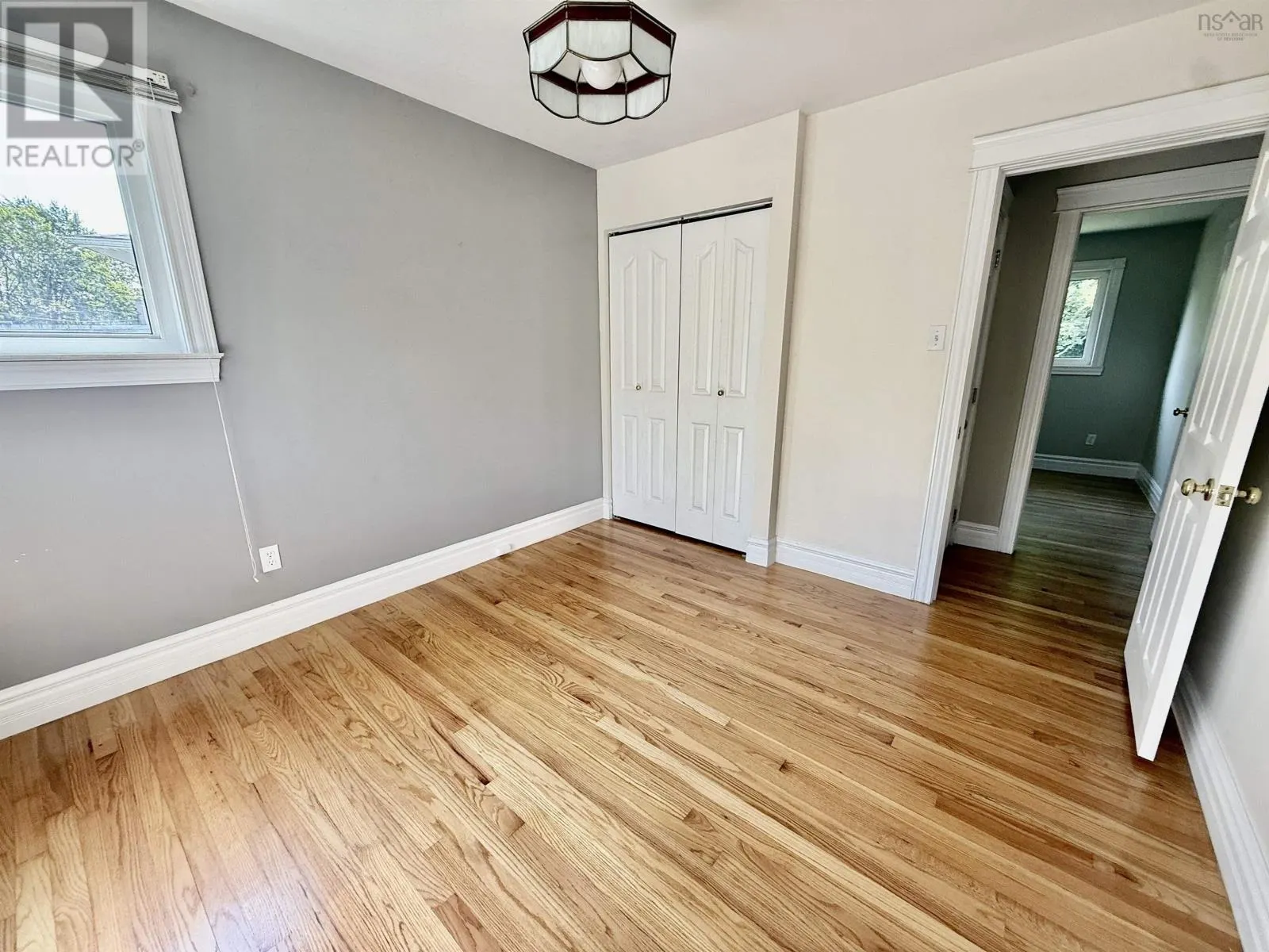 2 Laurentian Drive