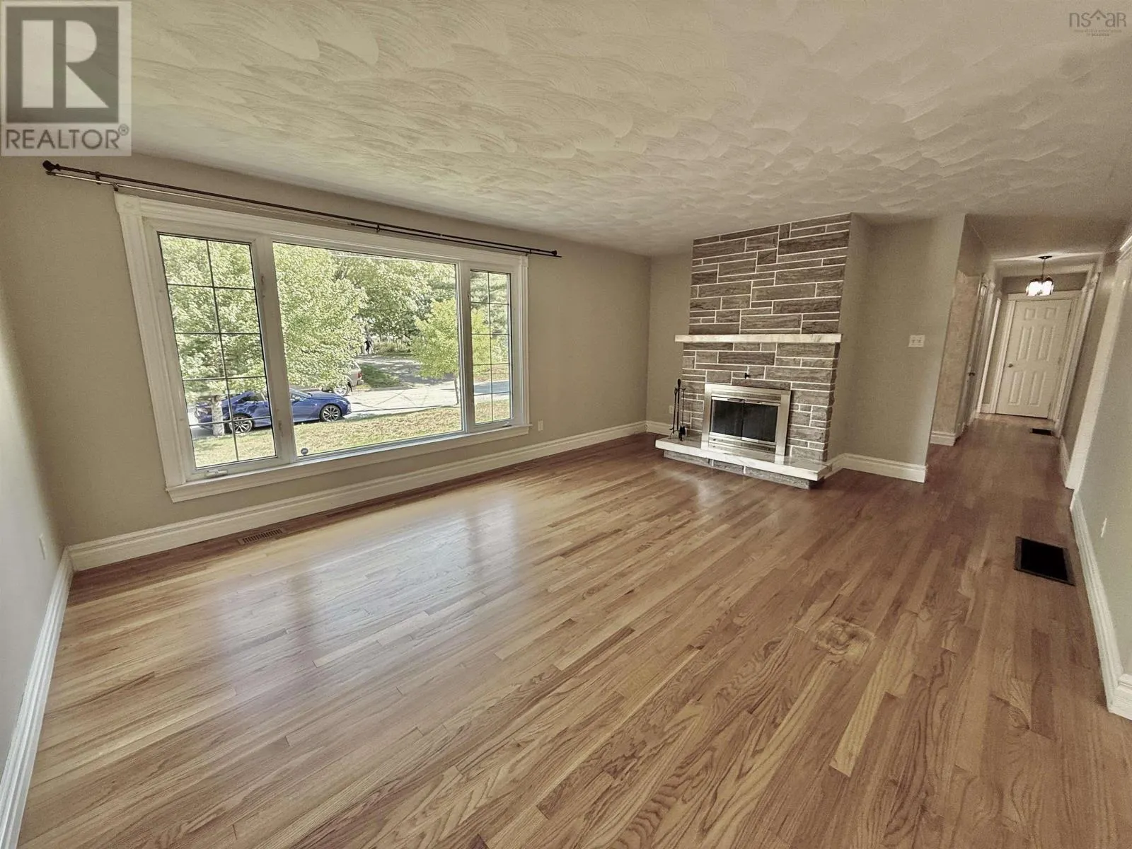 2 Laurentian Drive
