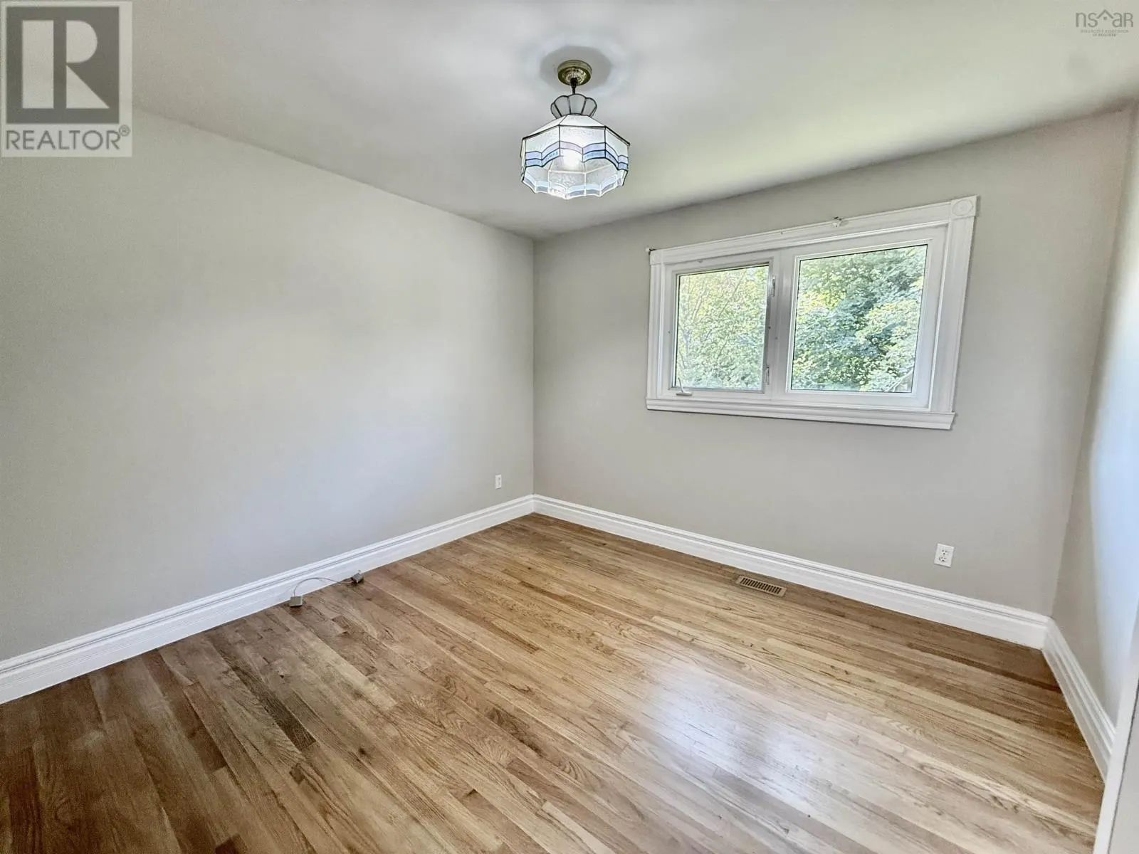2 Laurentian Drive