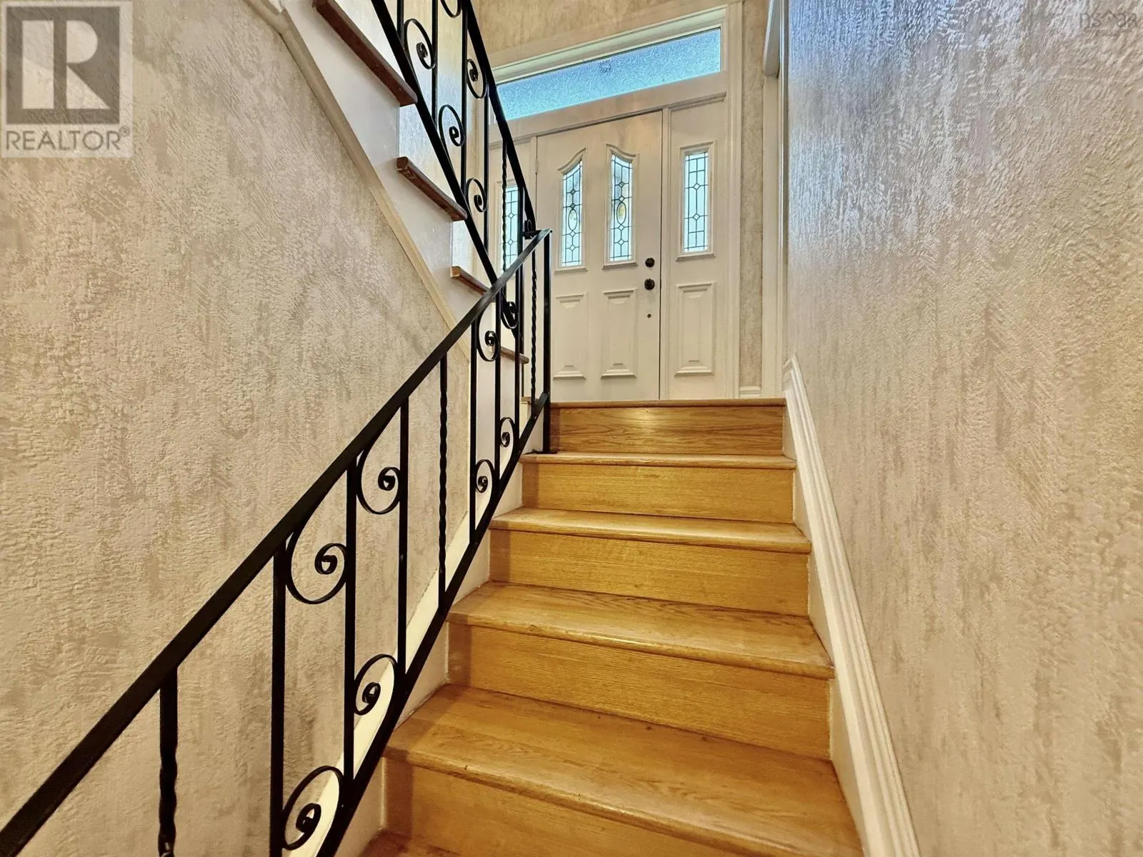 2 Laurentian Drive