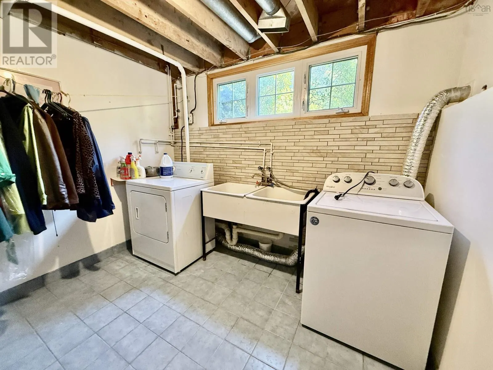 2 Laurentian Drive