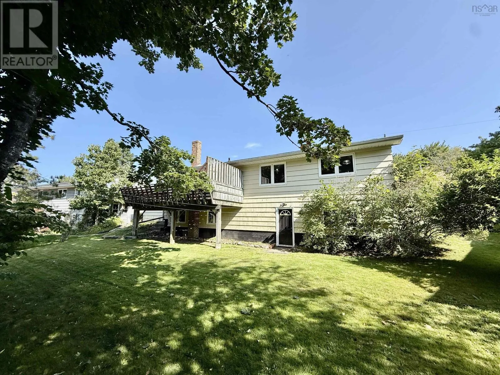 2 Laurentian Drive