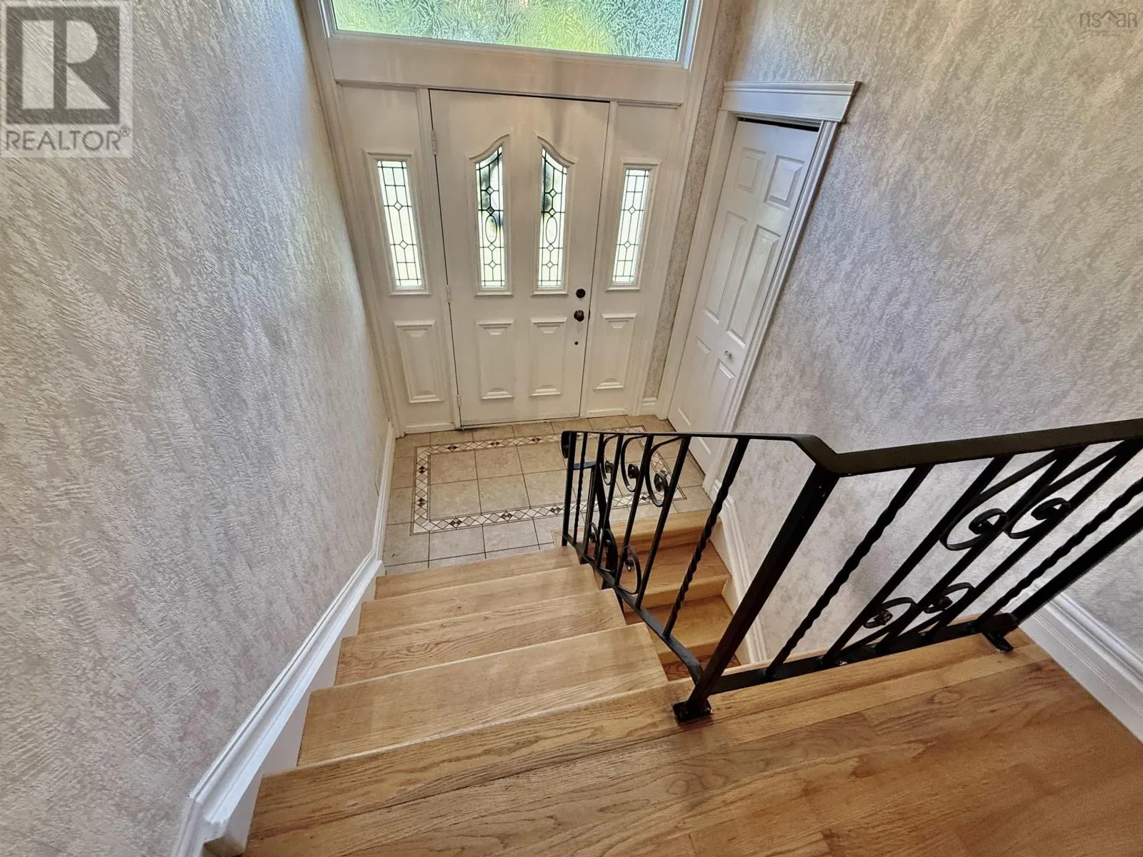 2 Laurentian Drive