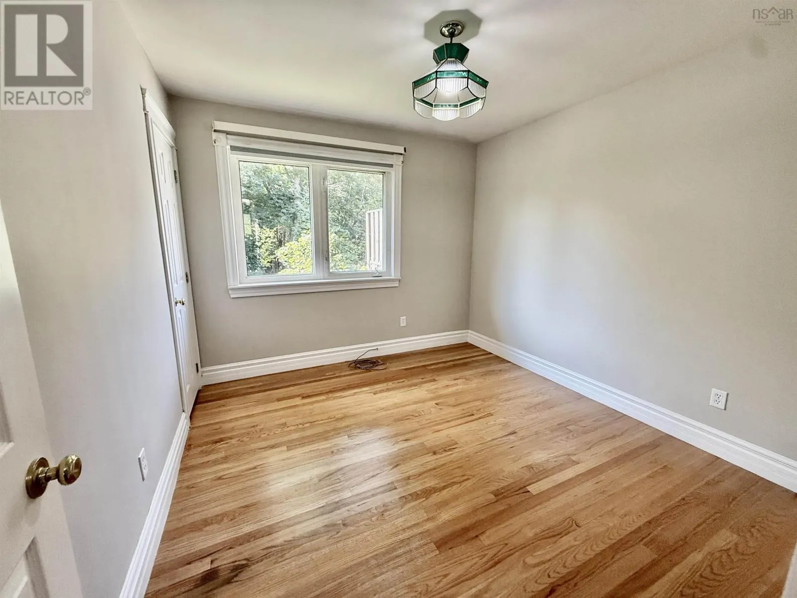 2 Laurentian Drive