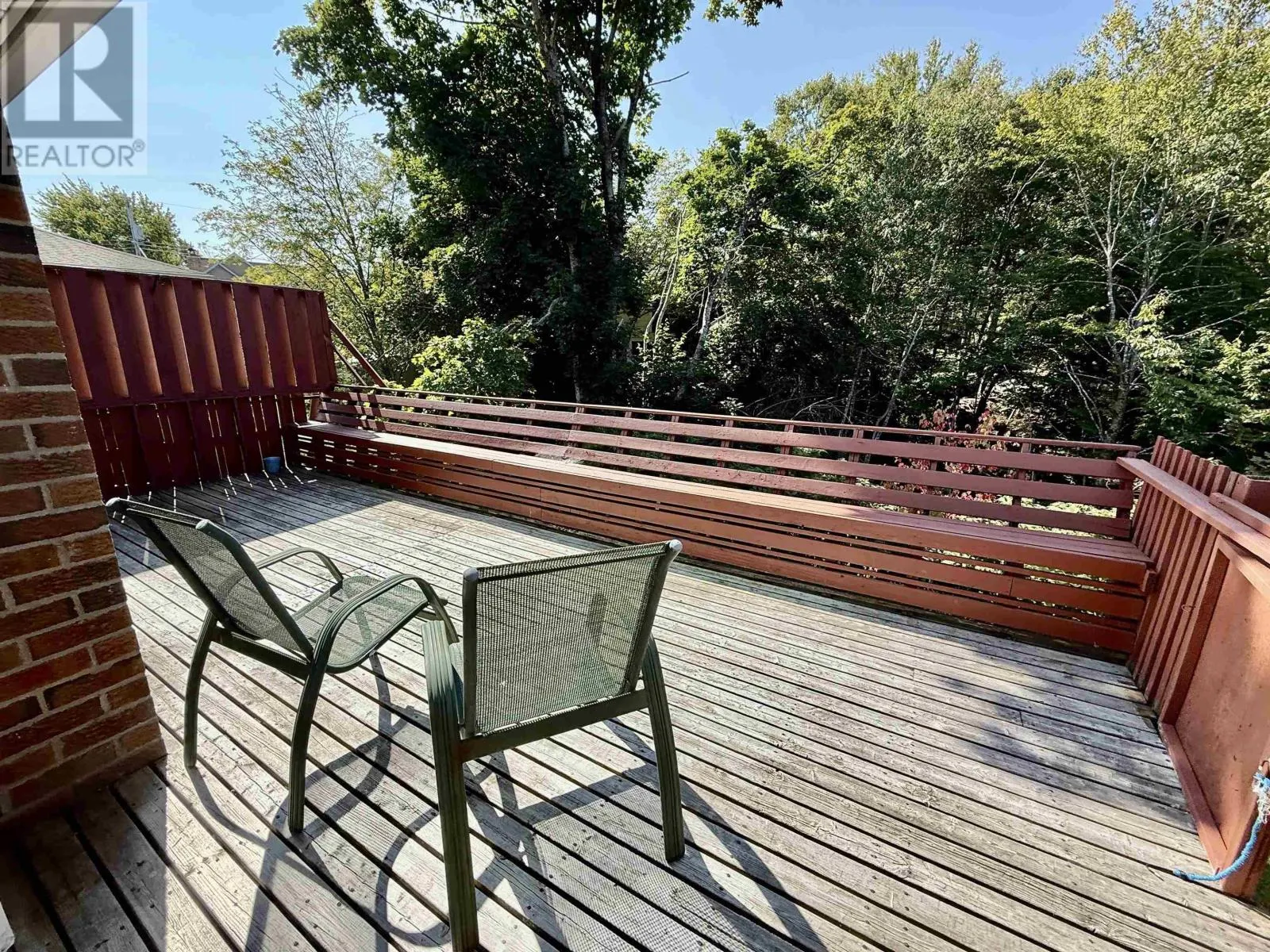 2 Laurentian Drive