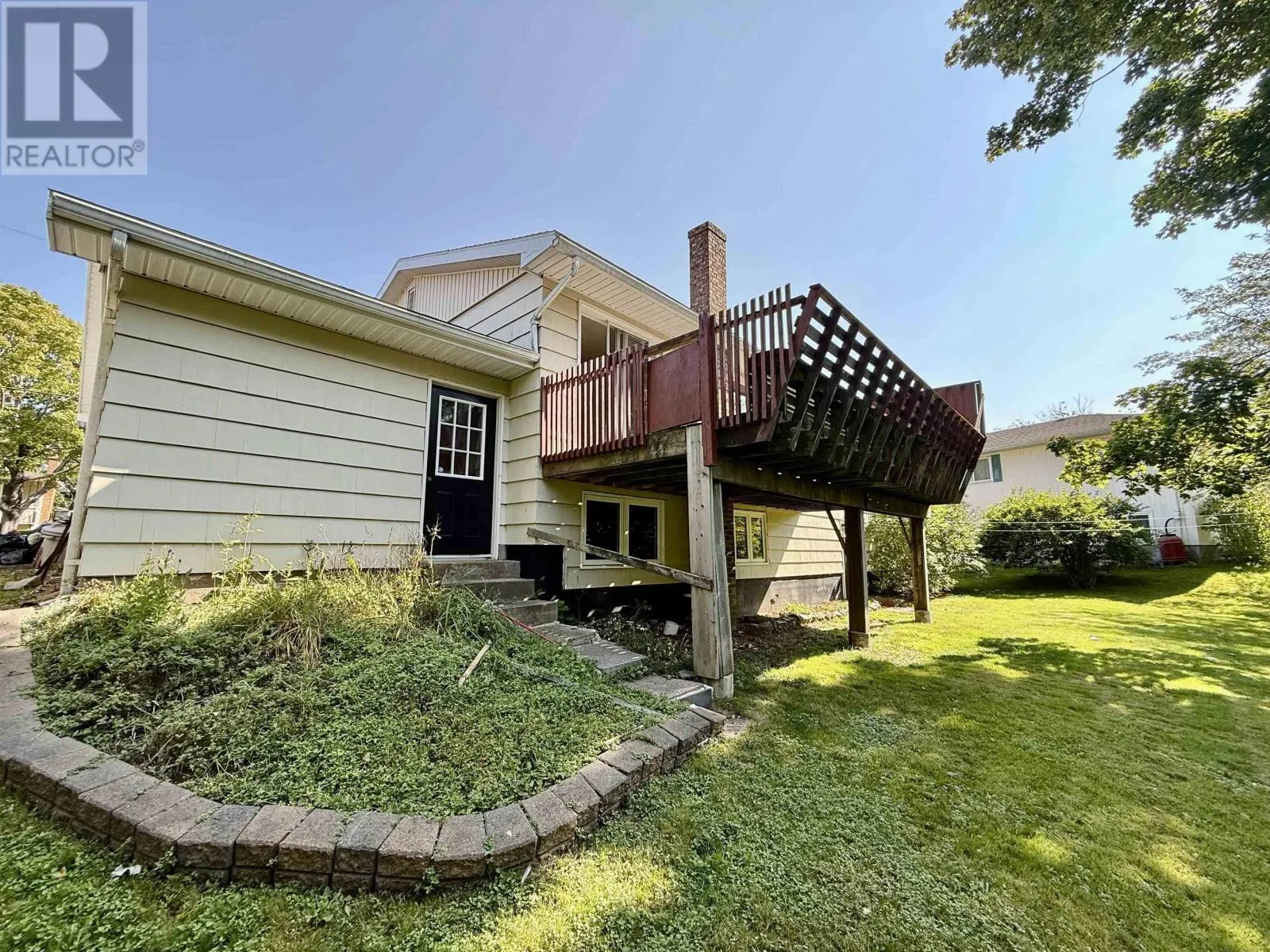 2 Laurentian Drive