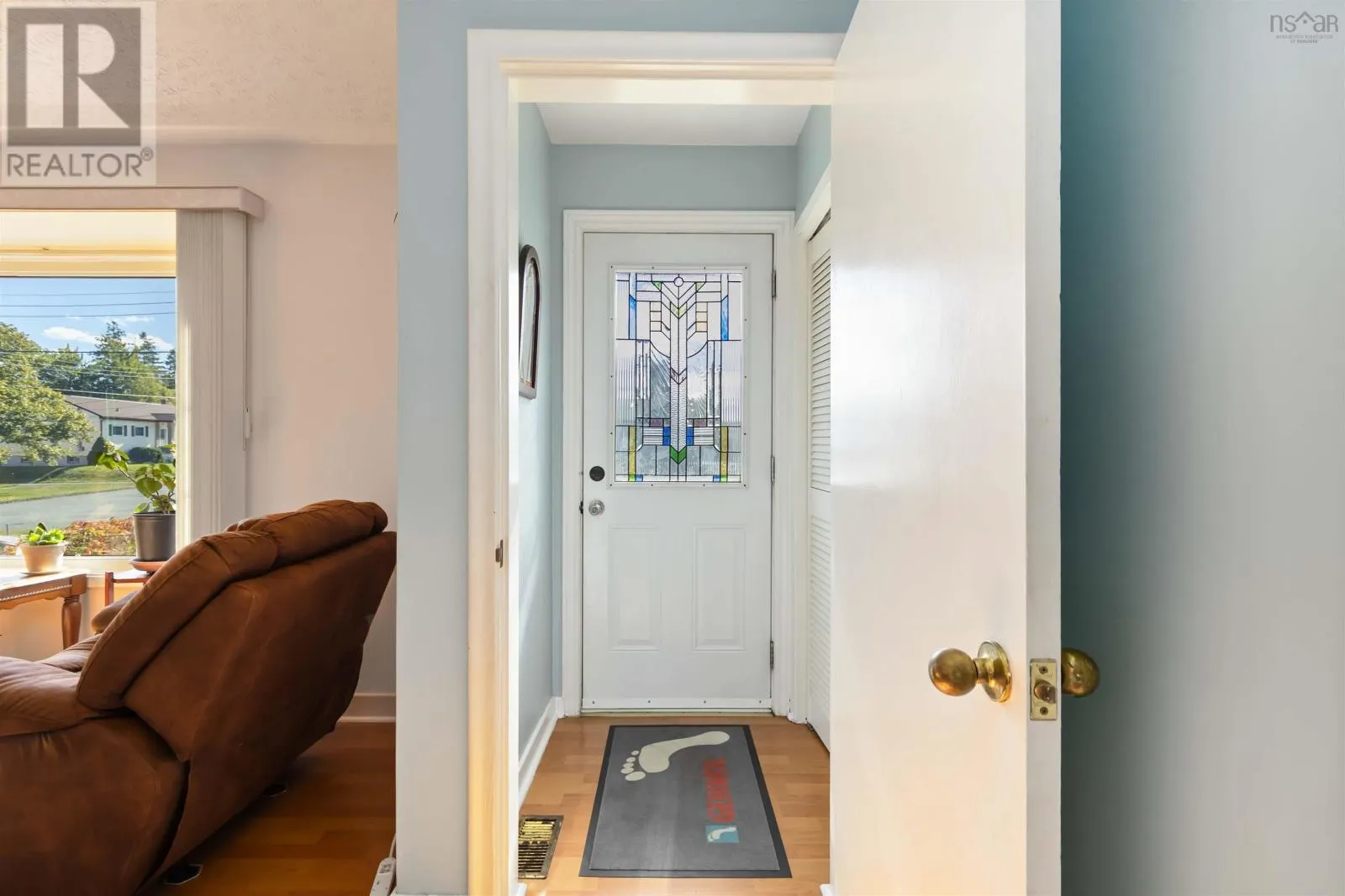 8 Devon Crescent
