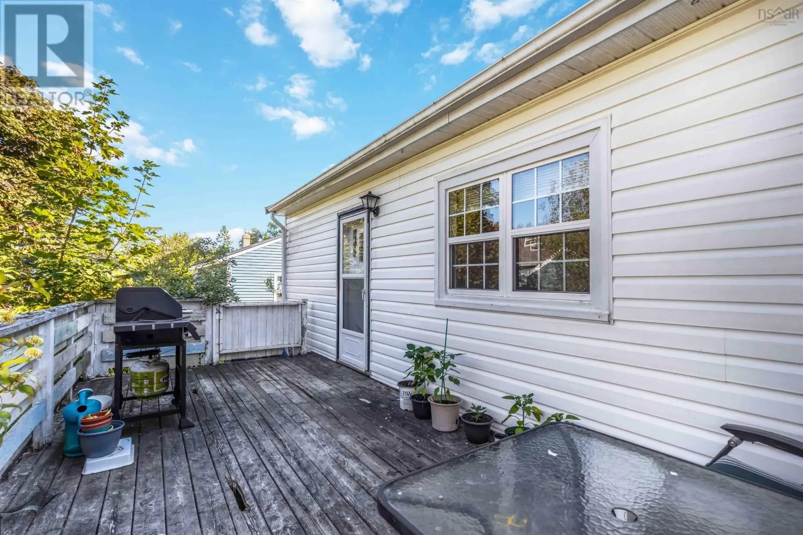 8 Devon Crescent