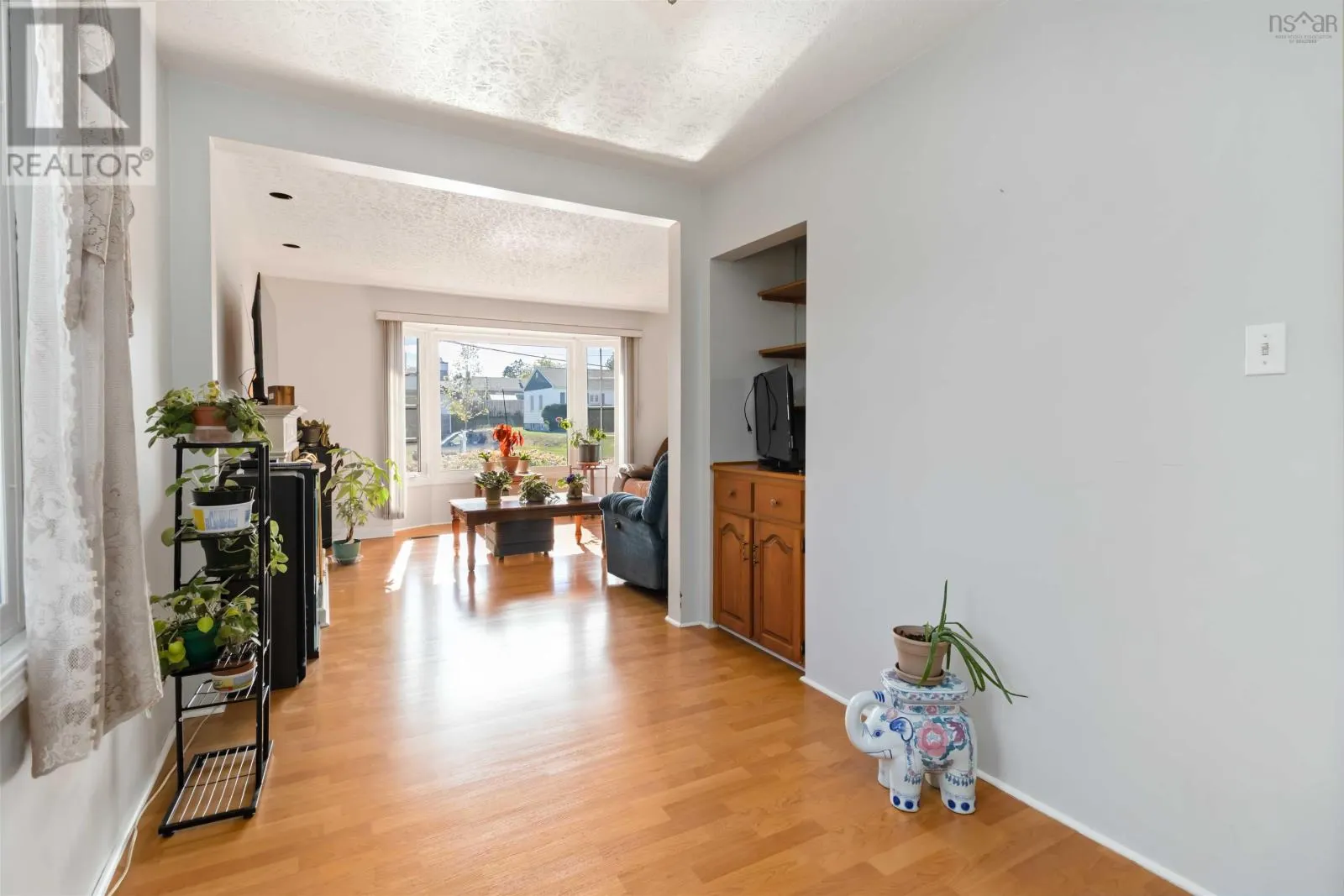 8 Devon Crescent