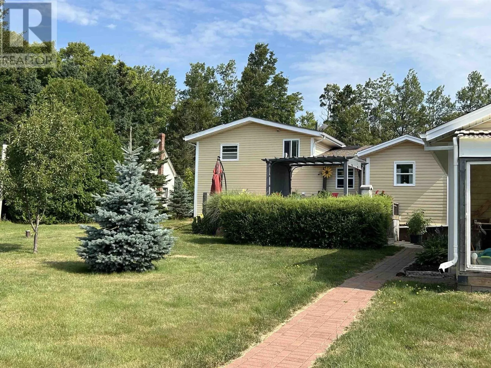 271 Fernwood Road