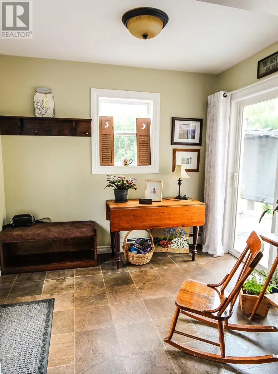 271 Fernwood Road