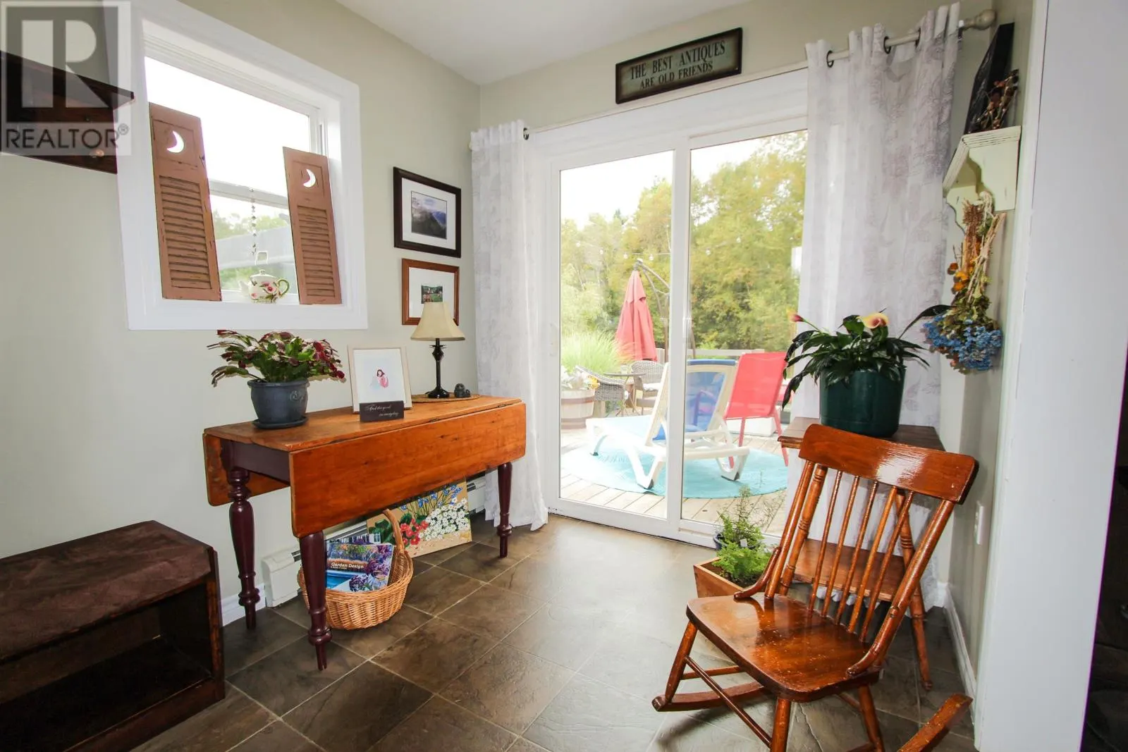 271 Fernwood Road