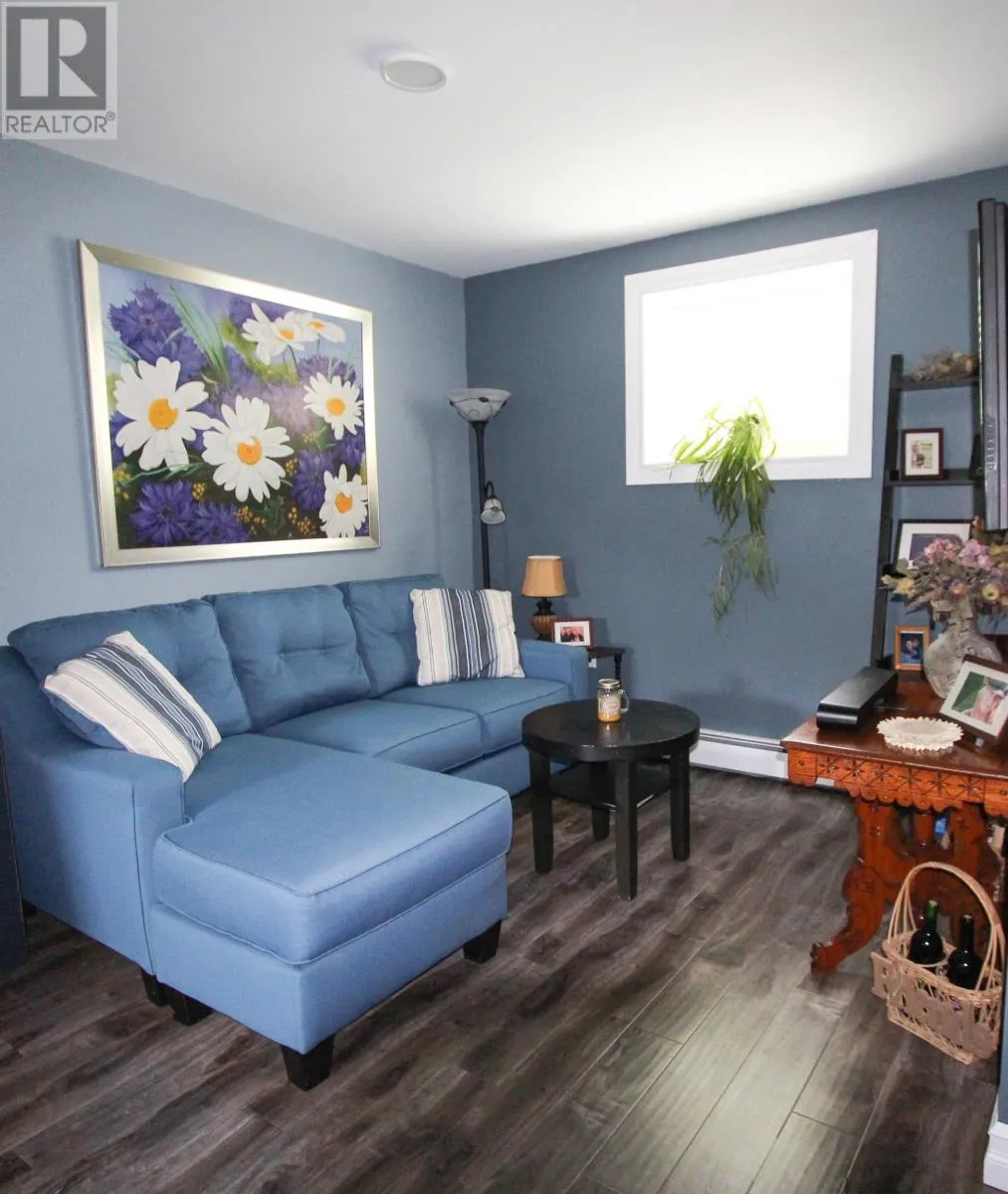 271 Fernwood Road