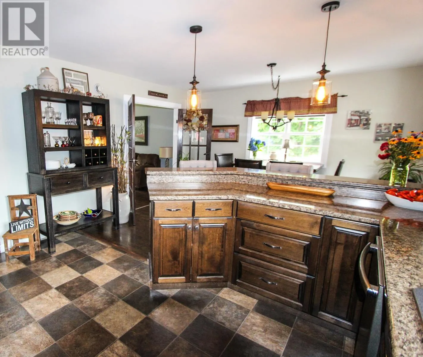 271 Fernwood Road