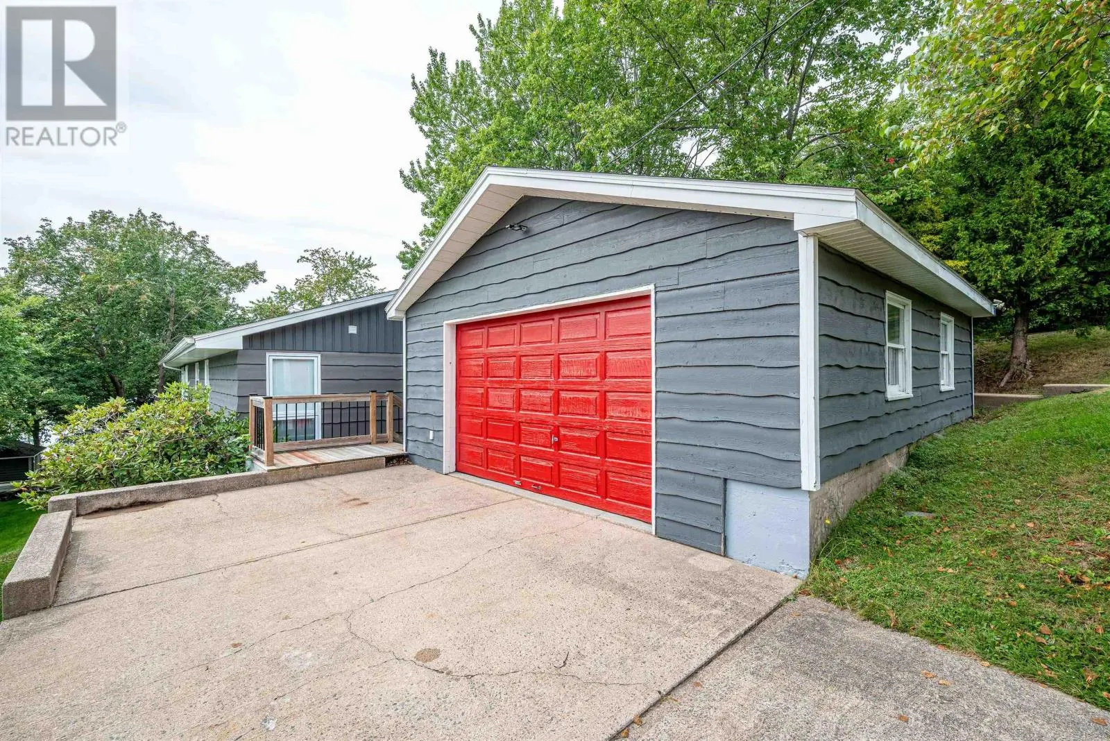 22 Lochburn Lane