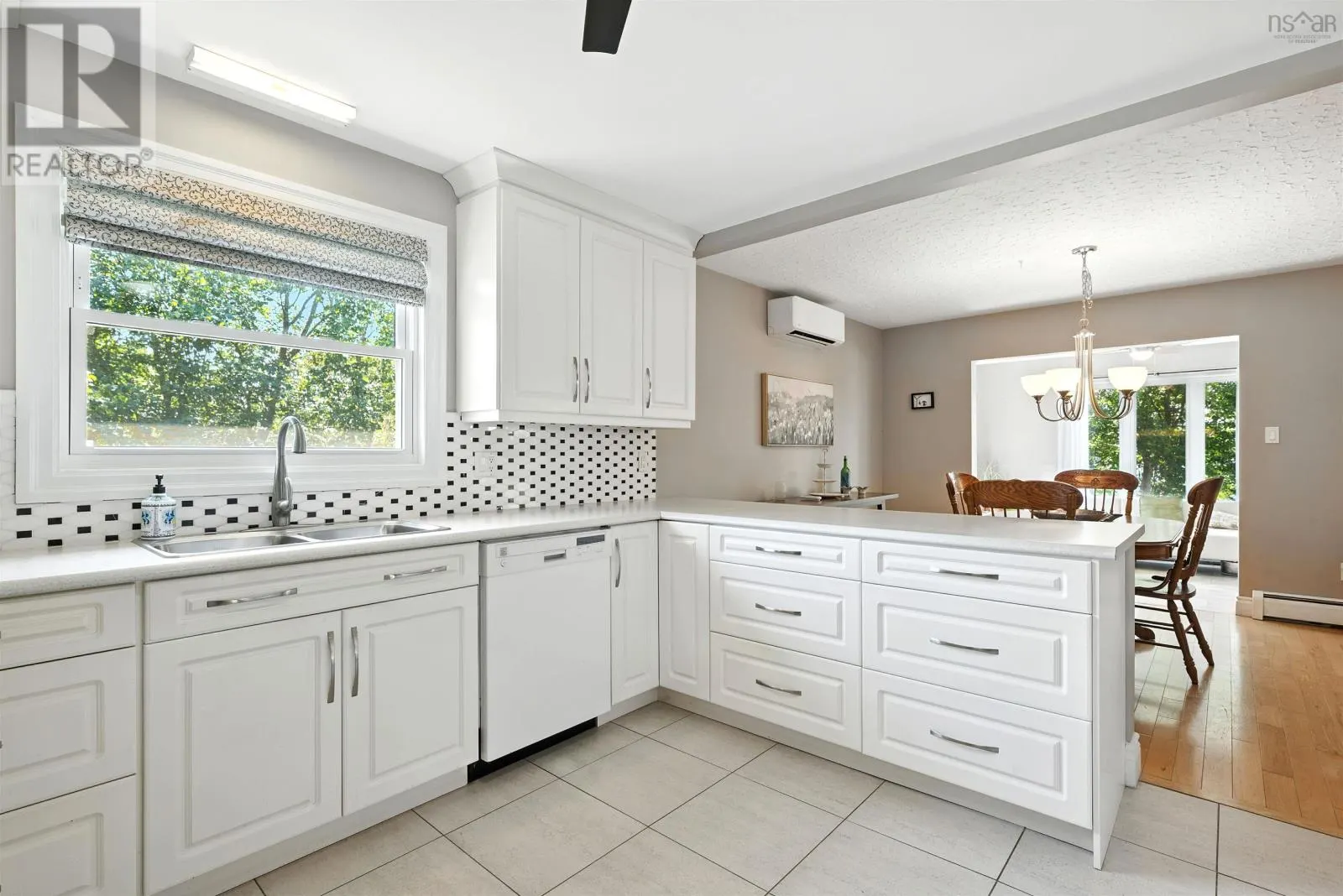 22 Lochburn Lane